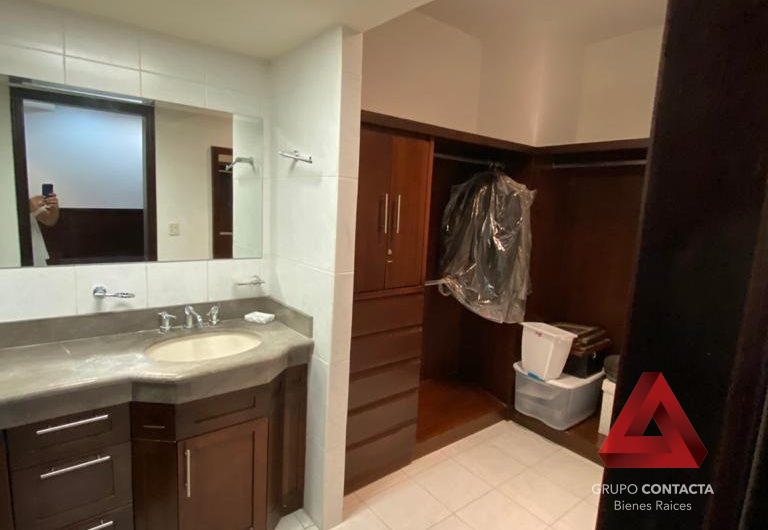 CASA EN VENTA COLONIA CUMBRES 3er.SECTOR MONTERREY N.L.