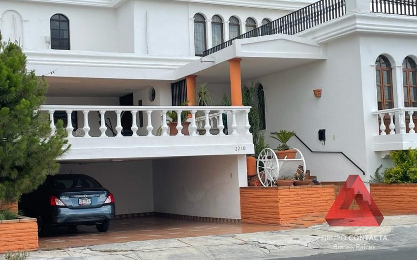 CASA EN VENTA COLONIA CHEPEVERA MONTERREY N.L.