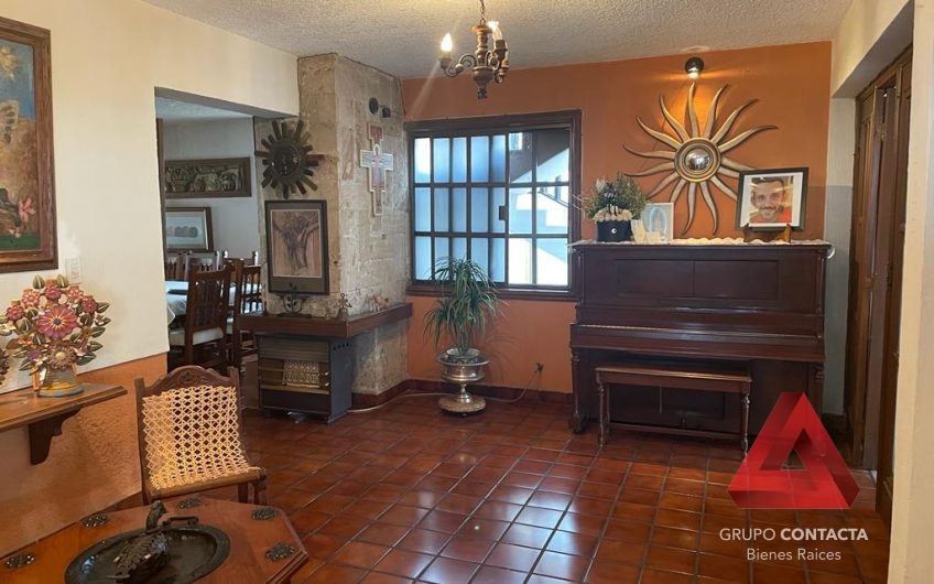CASA EN VENTA COLONIA CHEPEVERA MONTERREY N.L.