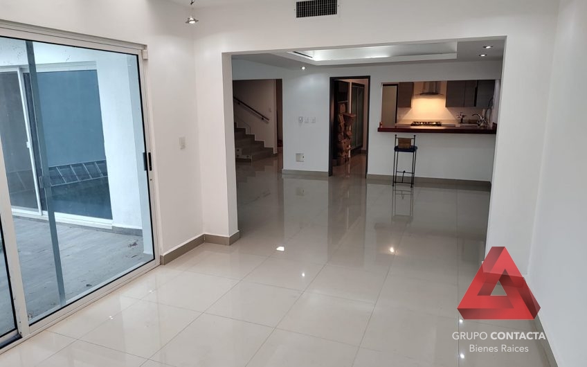 CASA EN VENTA COLONIA FUENTES DEL VALLE SAN PEDRO GARZA GARCIA N.L.